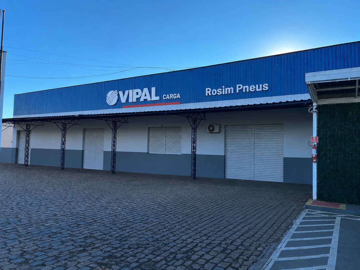 Fachada da Rosim Pneus